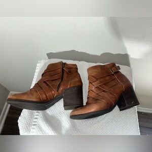 Fabianelli Brown Leather Ankle Booties very well loved condition